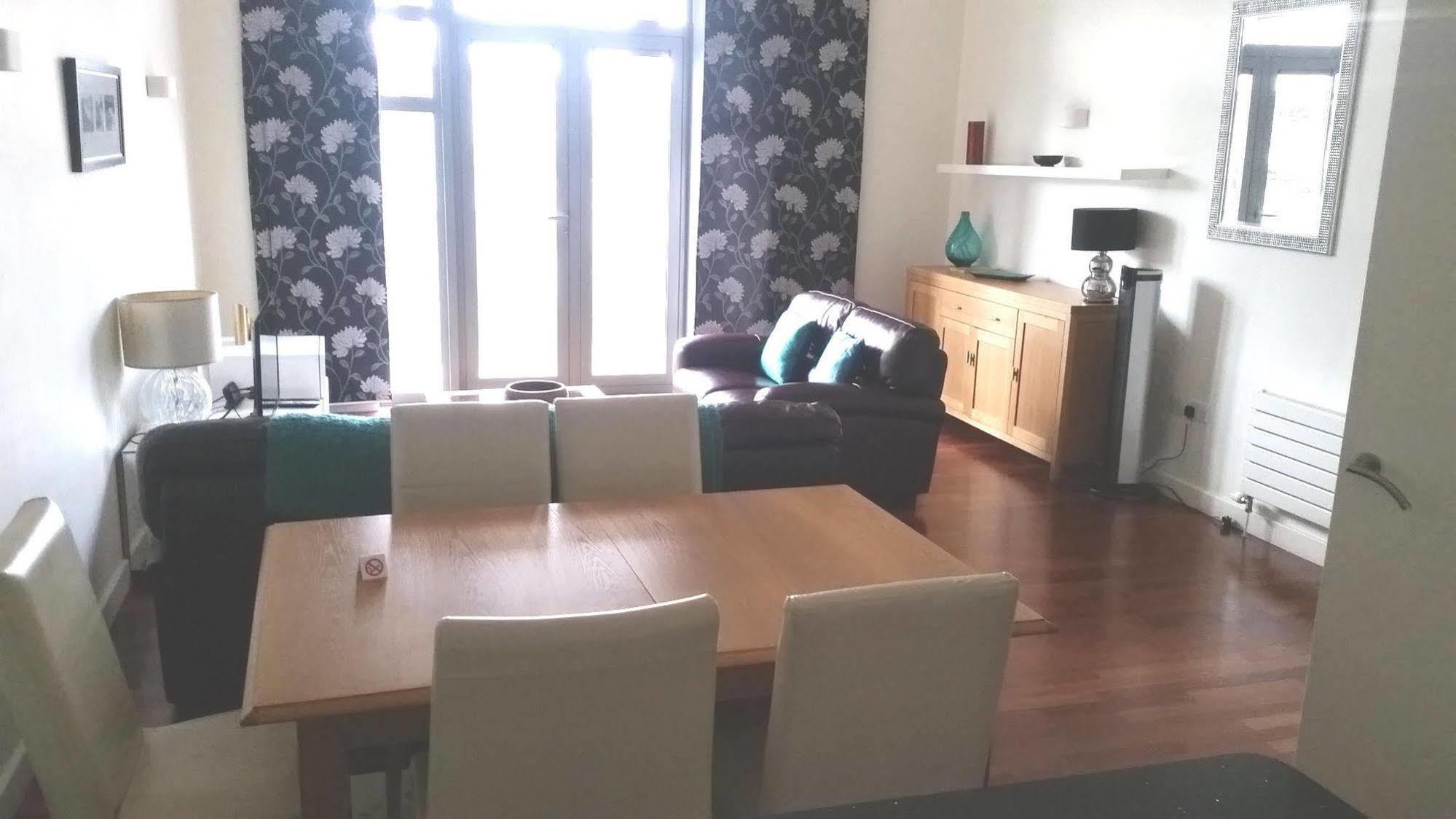 Crown Apartments 3B By Week2Week Newcastle upon Tyne Eksteriør bilde